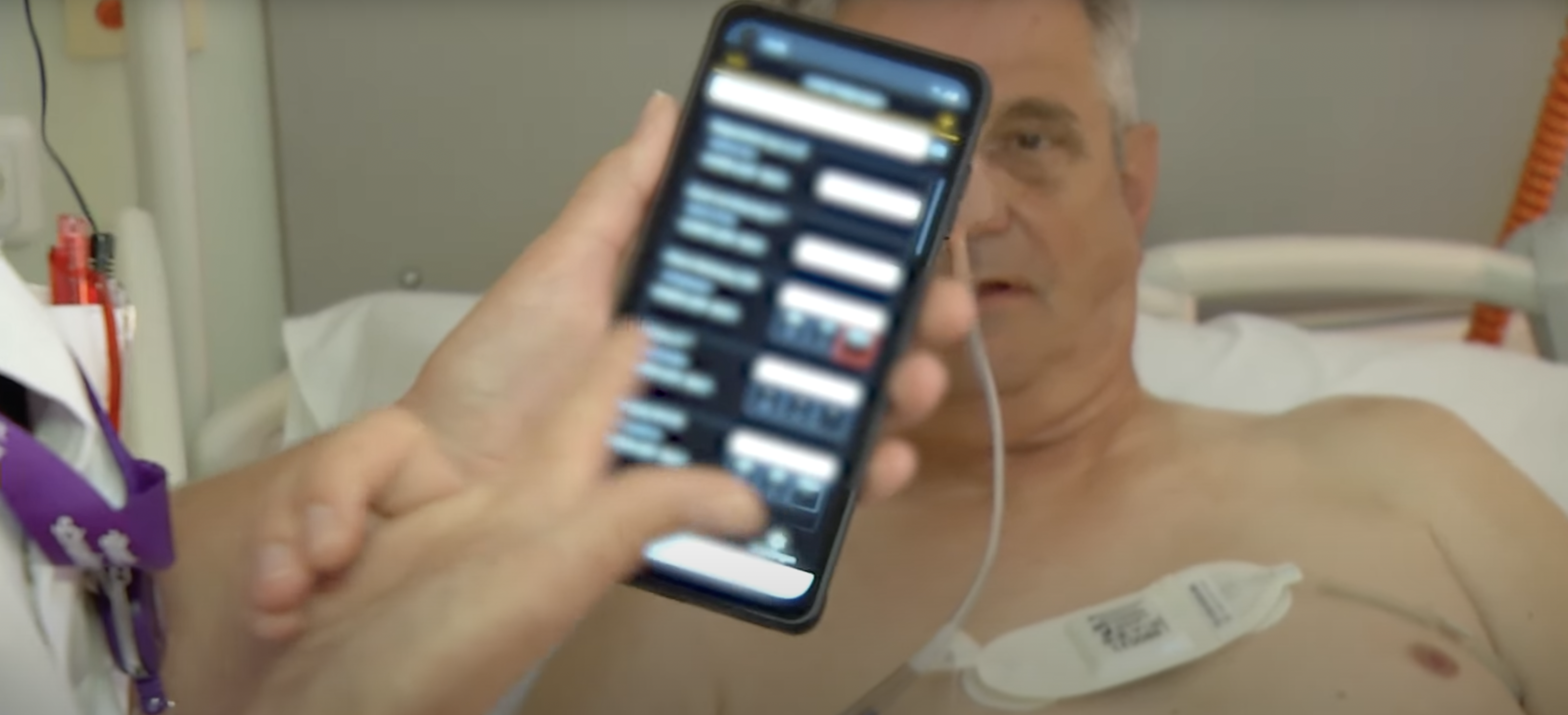 Albert Schweitzer Nurse shows Sensium app